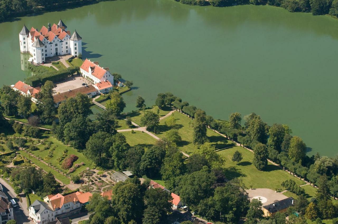 Апартаменти Schloss Глюксбург Екстер'єр фото